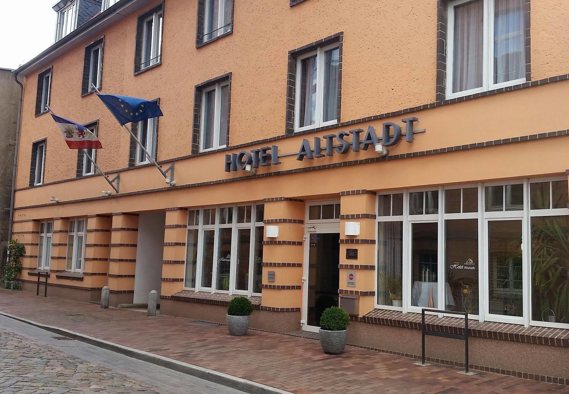 Ringhotel Altstadt Guestrow Exterior photo